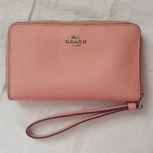 Coach wristletr